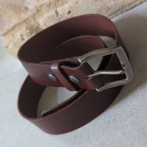 LEVI STRAUSS  Signature I Brown Leather Belt with Silver Pewter Finish Belt